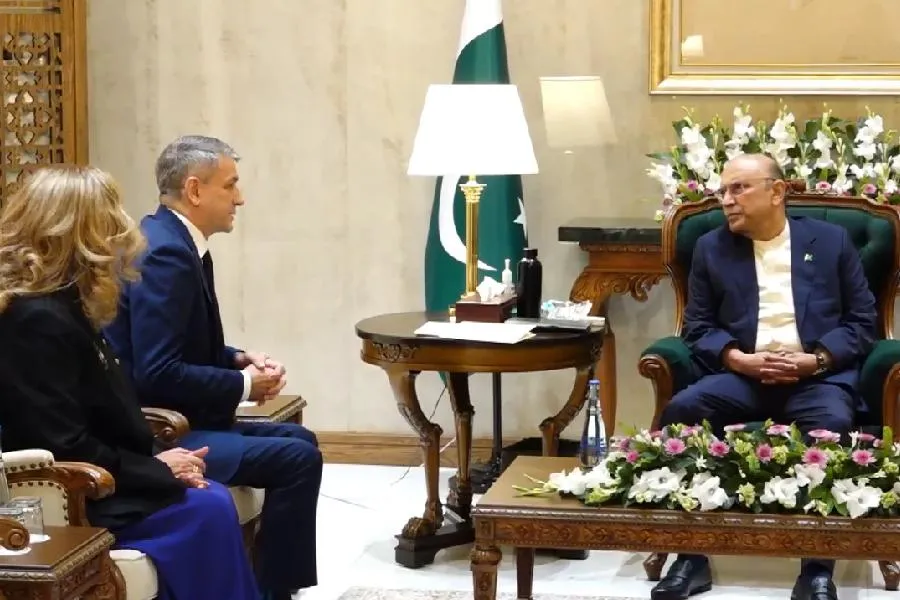 Azərbaycanın səfiri Pakistan Prezidentinə etimadnaməsini təqdim etdi