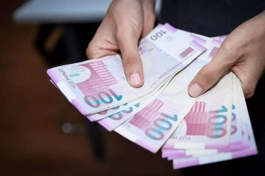 Bu həkimlərə maaşdan əlavə pul veriləcək