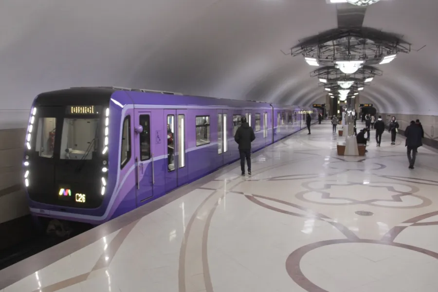 Metrodan istifadə edənlər kəskin azalıb