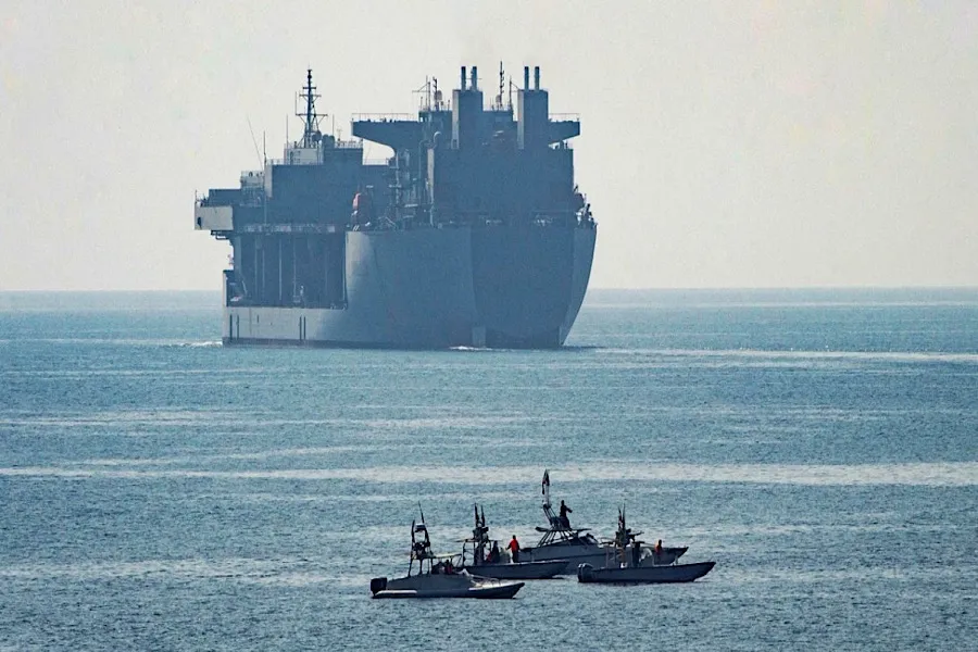 Yəmən sahillərində tankerə hücumun qarşısı son anda alındı