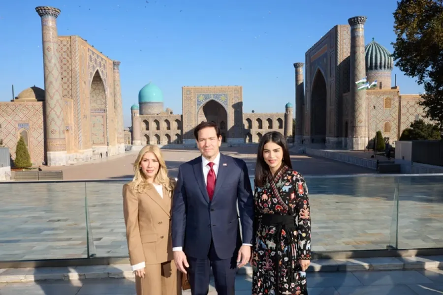 Rubio İranı yaxından tanımaq üçün Səmərqəndə getdi - Tehran qəflətə düşdü