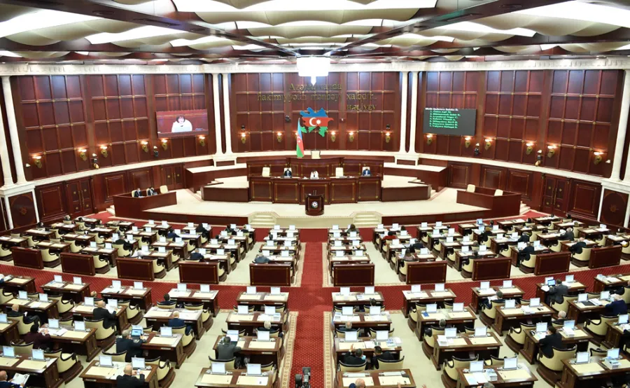 Deputatlar bu həftə yenidən toplaşırlar - Gündəlikdə 12 məsələ var