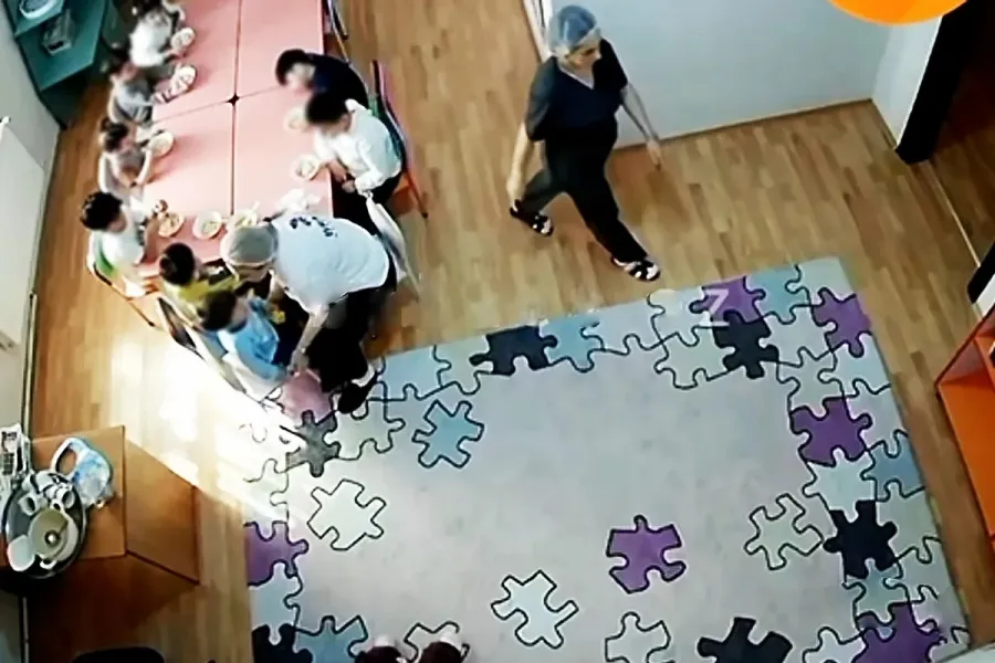 Autizimli uşağı döyən şəxsə cinayət işi açıldı