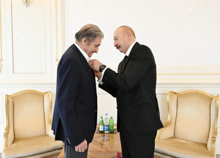 Prezident “İstiqlal” ordenini Fərhad Xəlilova təqdim etdi - FOTOLAR