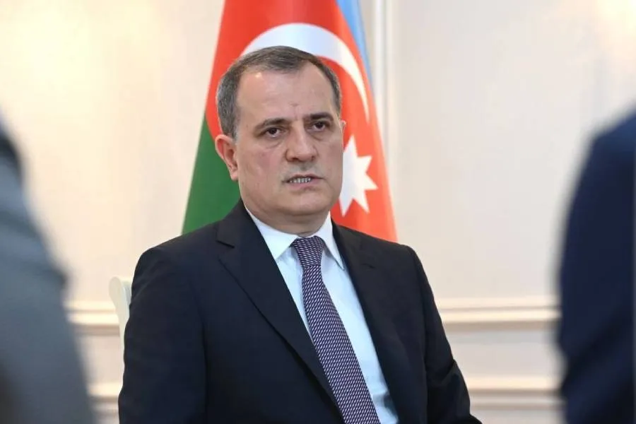 Ceyhun Bayramov Cayşankarla Ermənistanı müzakirə etdi