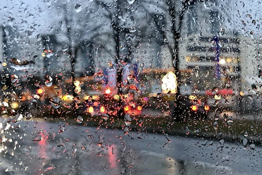 Bakıda hava dəyişir: Yağış, şimşək…